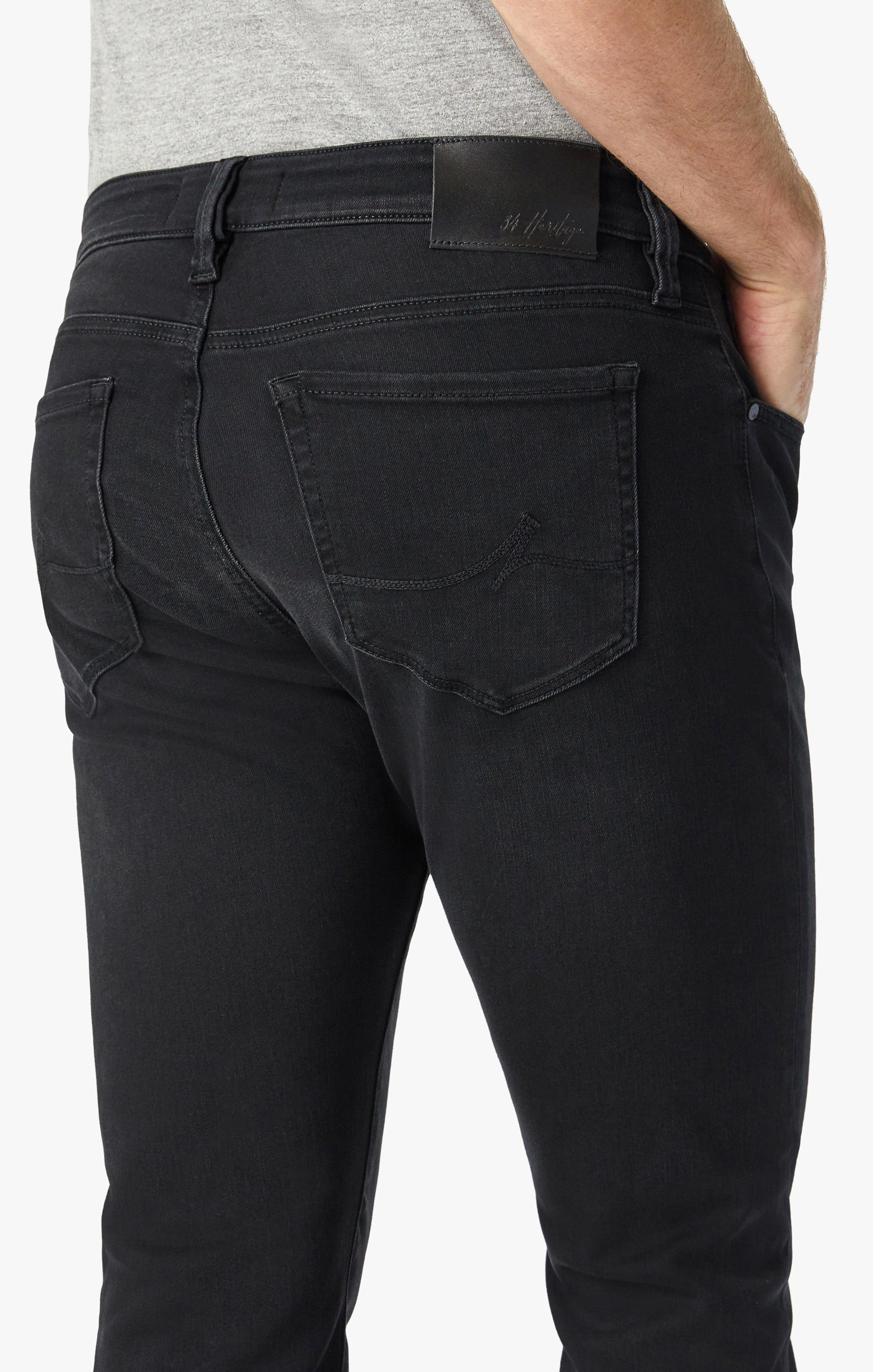 Courage Straight Leg Jeans In Dark Smoke Urban