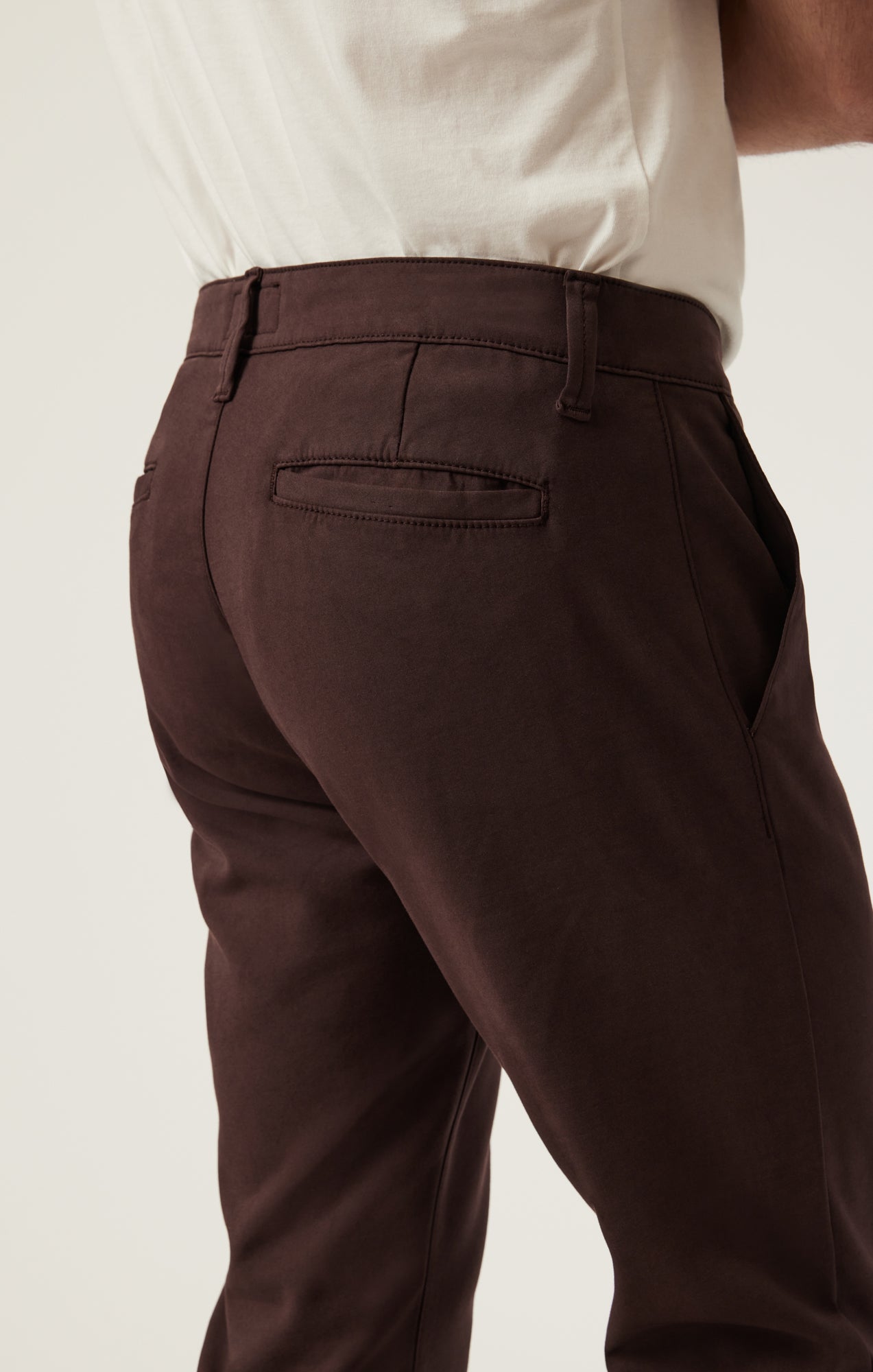 Verona Straight Leg Chino Pants In Burgundy High Flyer