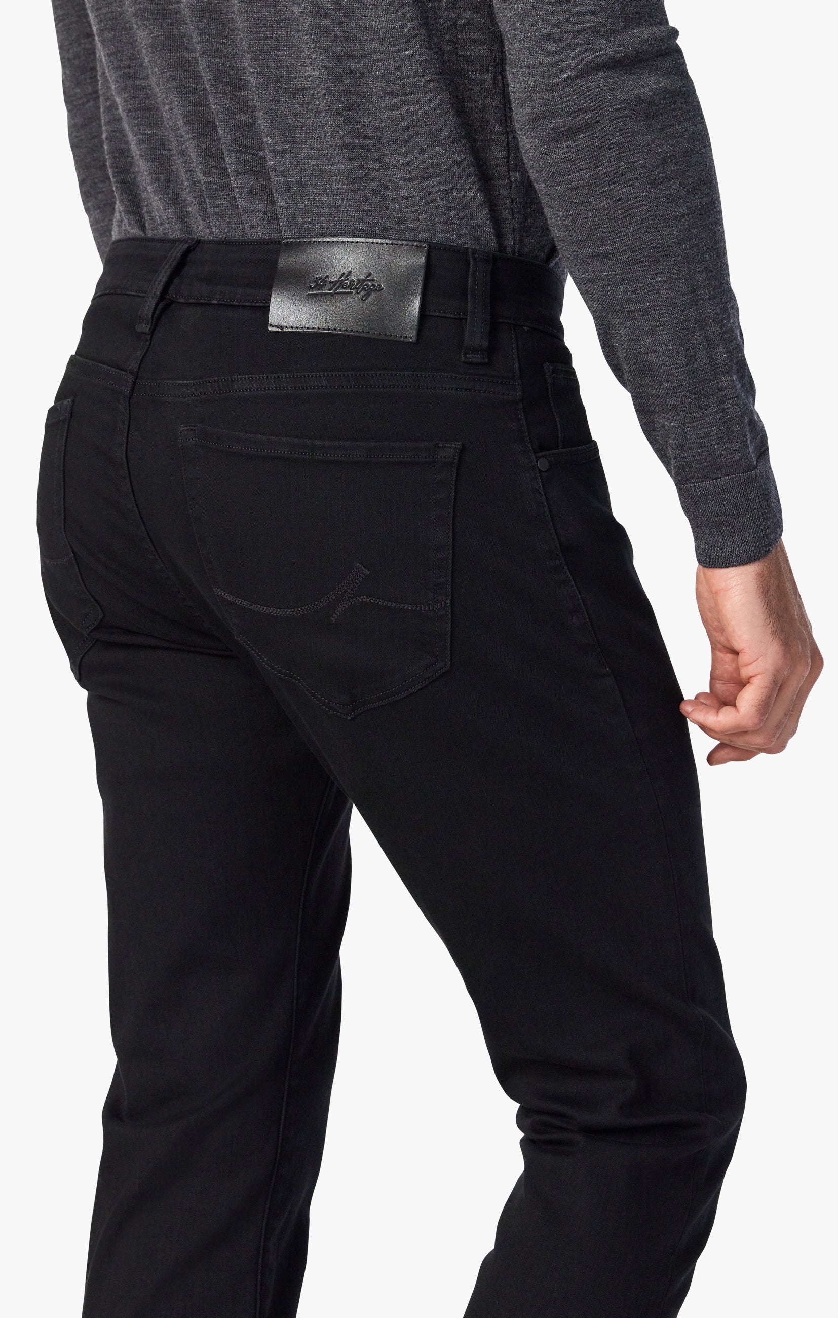 Cool Tapered Leg Jeans In Black Urban