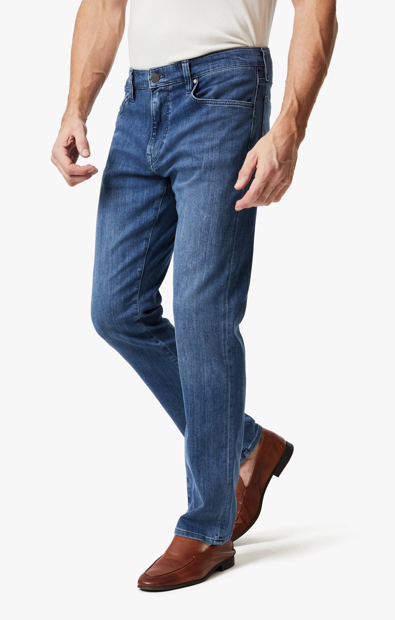 Charisma Relaxed Straight Jeans in Mid Urban
