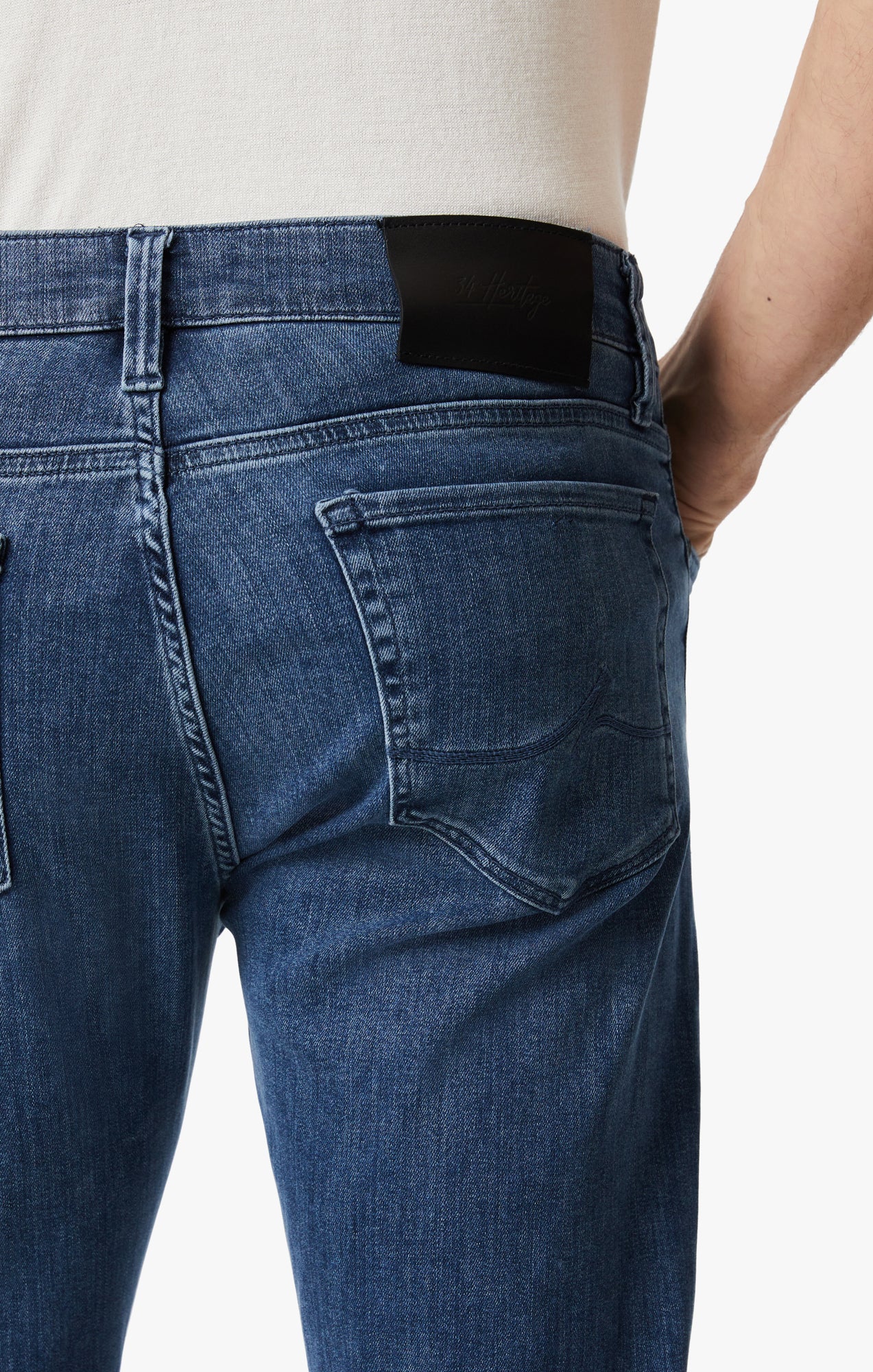 Charisma Relaxed Straight Jeans in Mid Urban