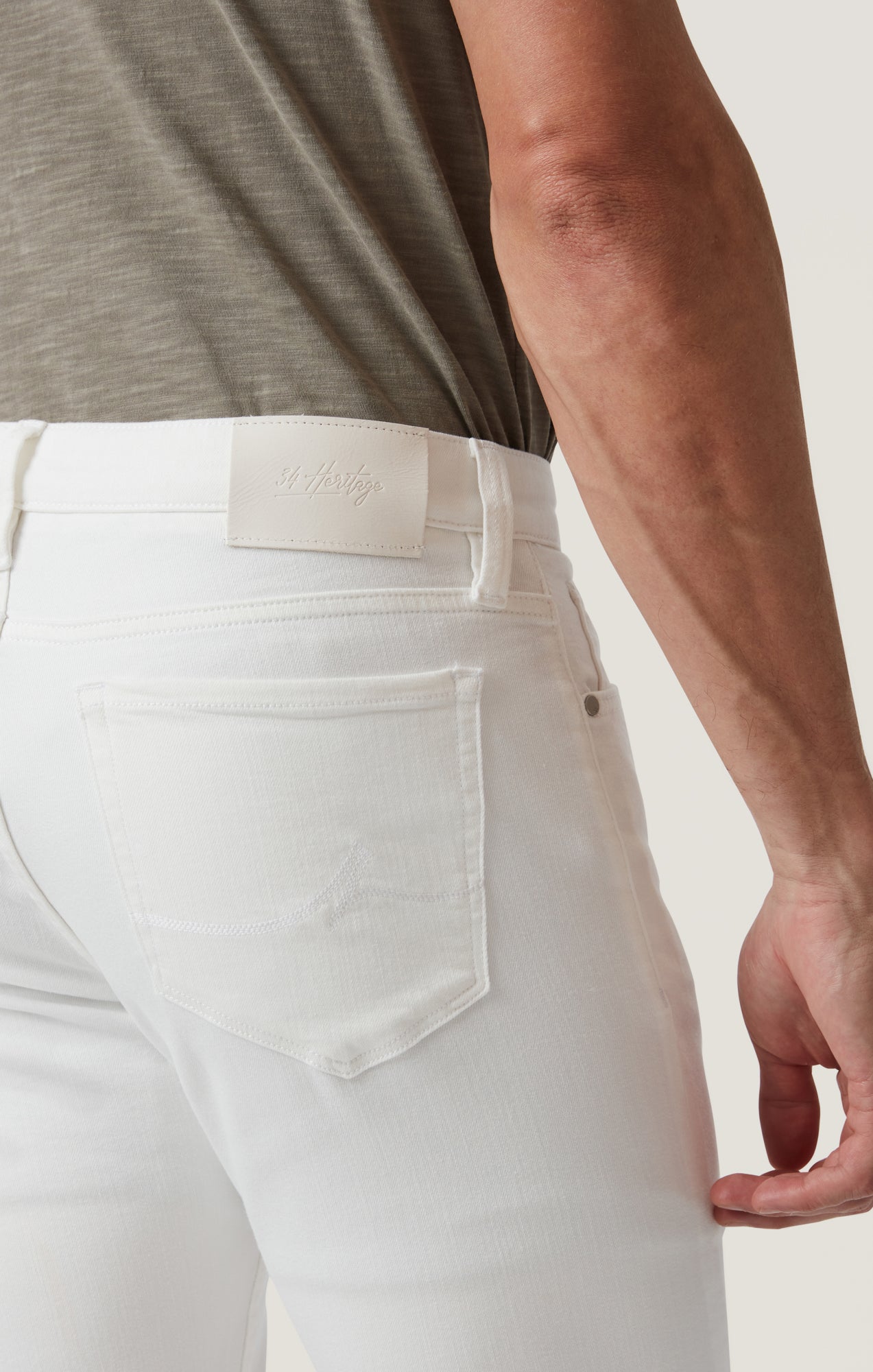 Cool Tapered Leg Jeans in White Urban