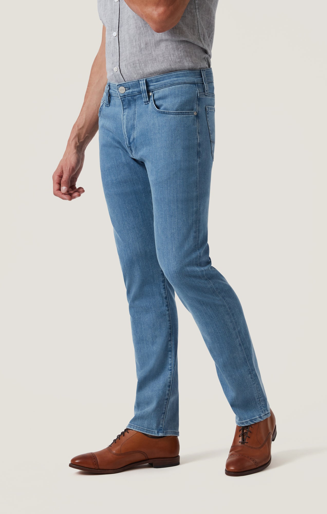 Cool Tapered Leg Jeans in Soft Blue Urban