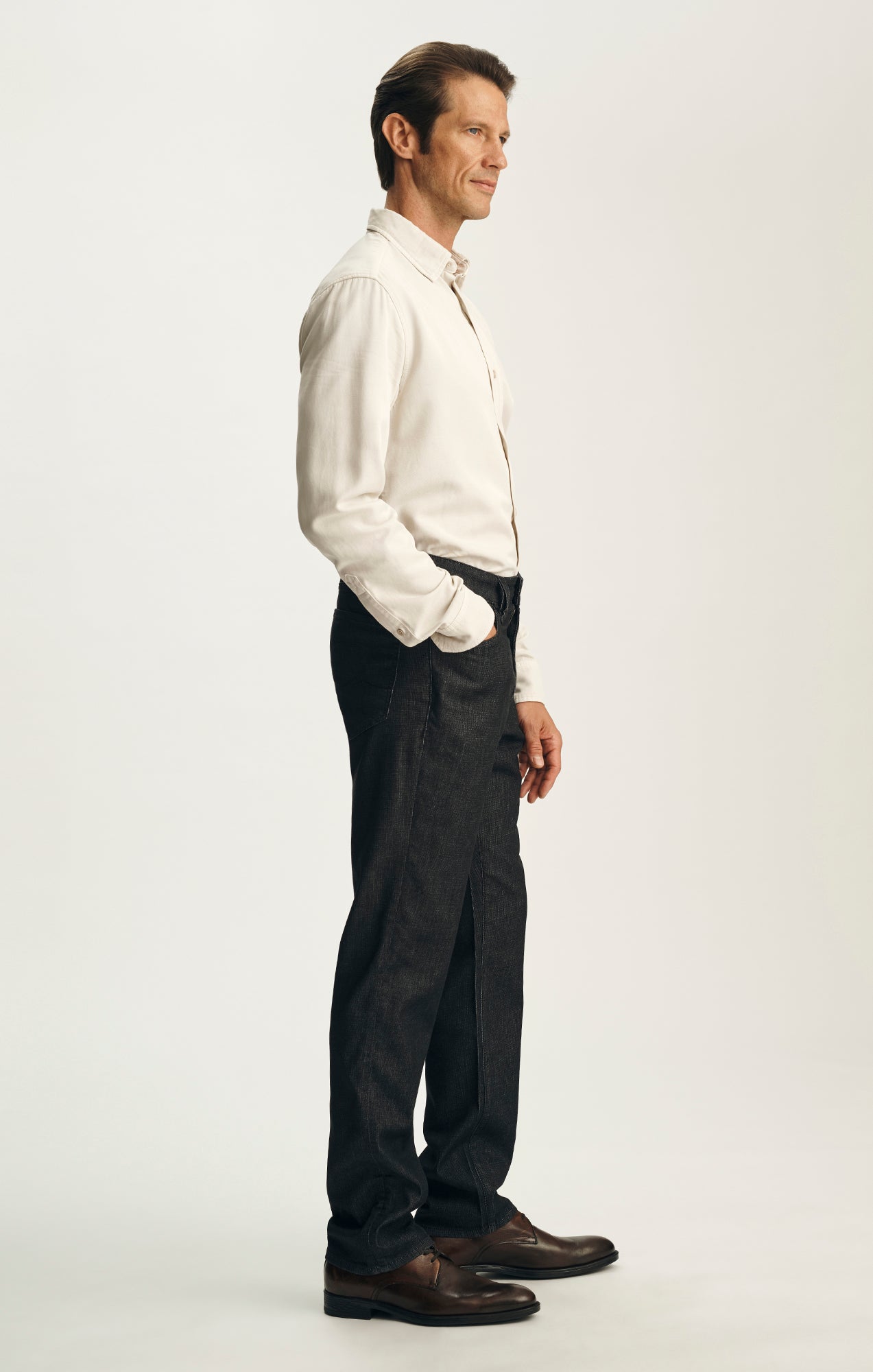 Charisma Relaxed Straight Jeans in Black Sporty