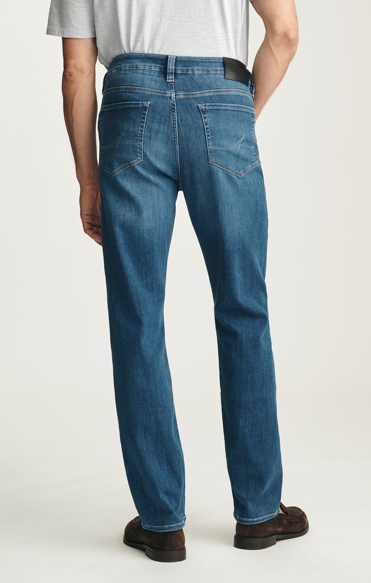 Courage Straight Leg Jeans in Mid Organic Ultra