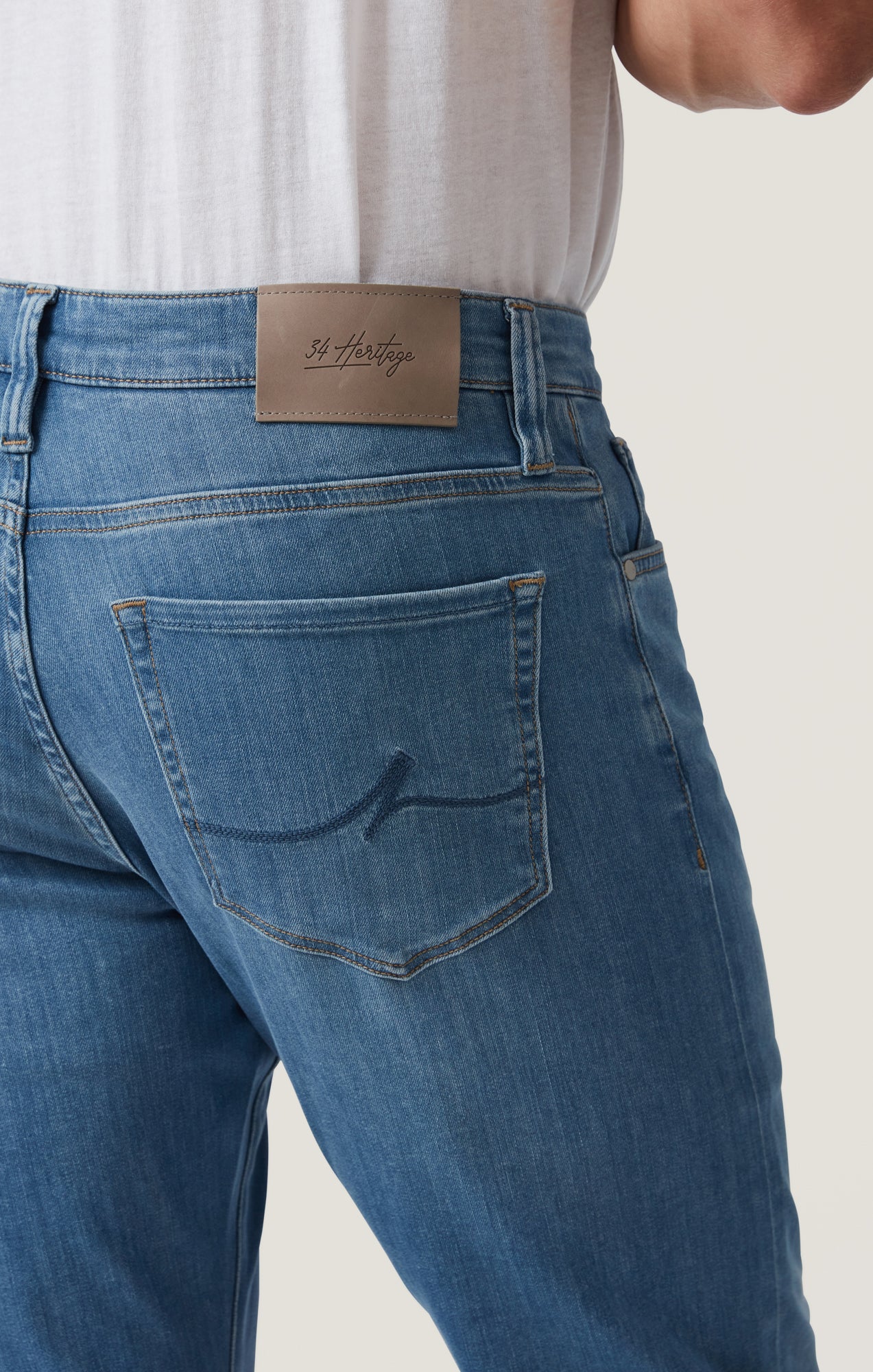 Camino Relaxed Straight Jeans in Cloud Blue Urban