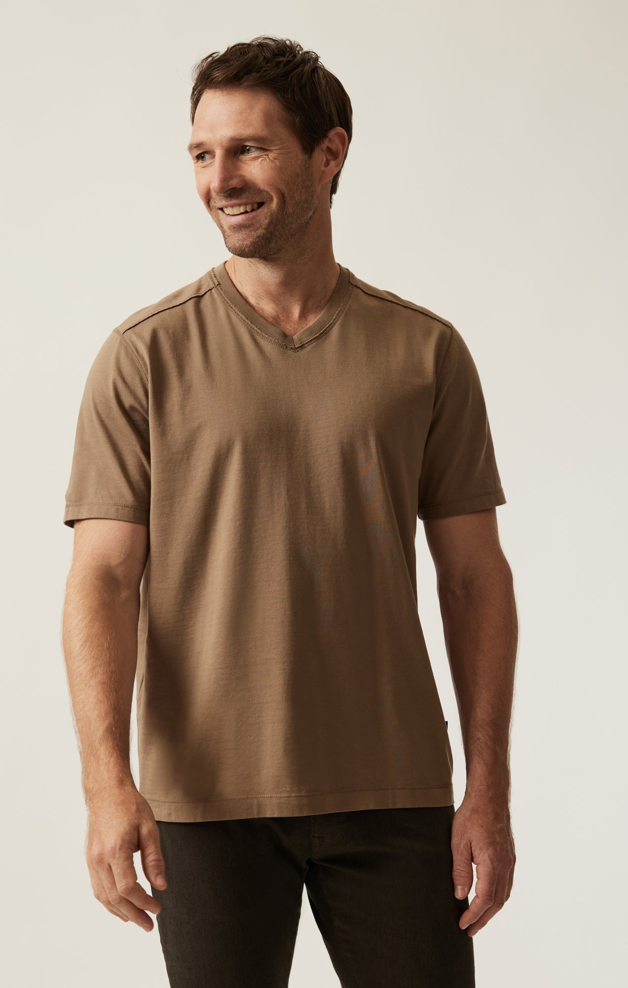 34 Heritage Men's Deconstructed V-Neck T-Shirt In Shitake – 34