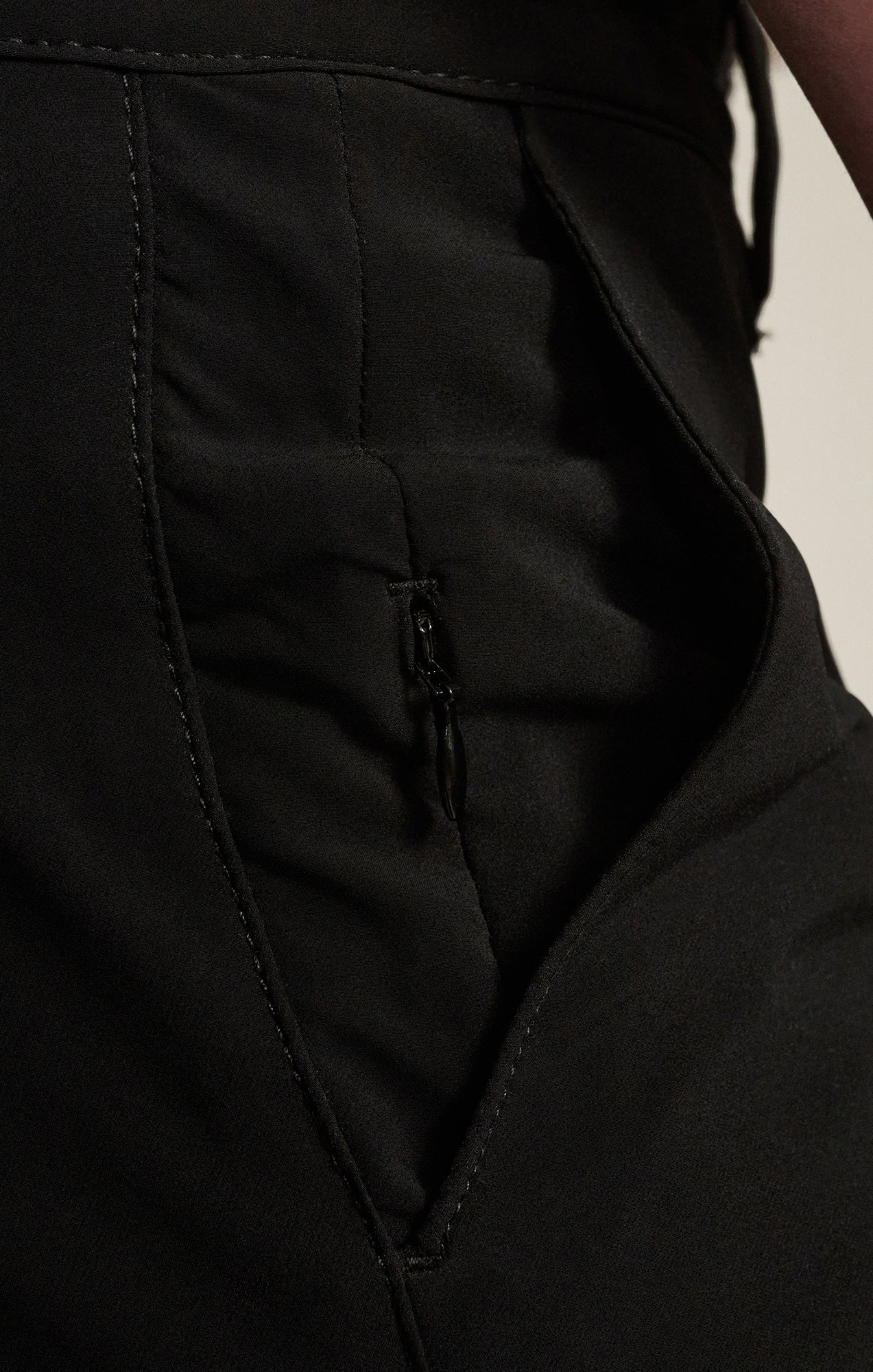 Arizona Shorts in Black Commuter Luxe