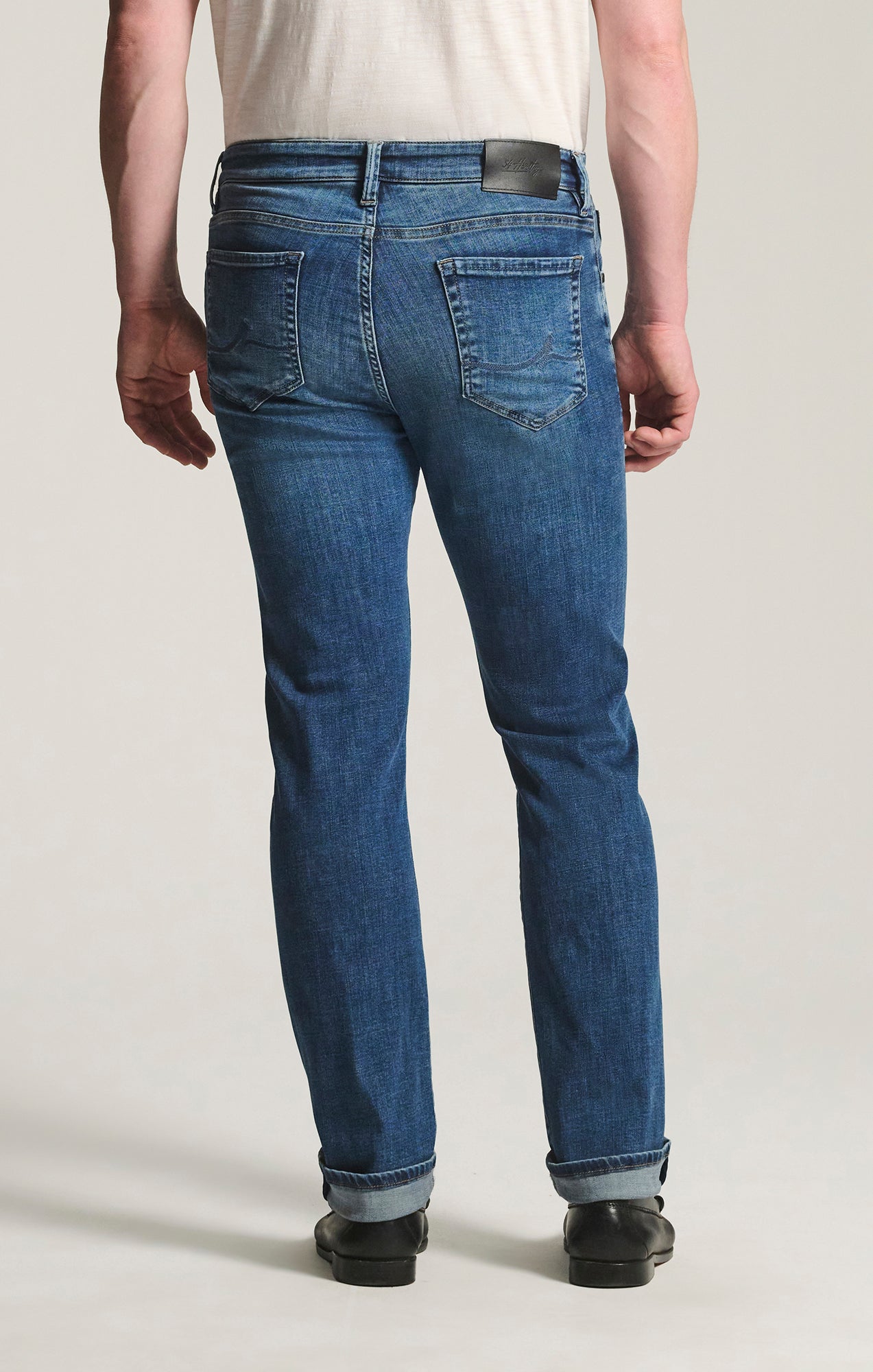Courage Straight Leg Jeans in Used Brushed Organic Ultra