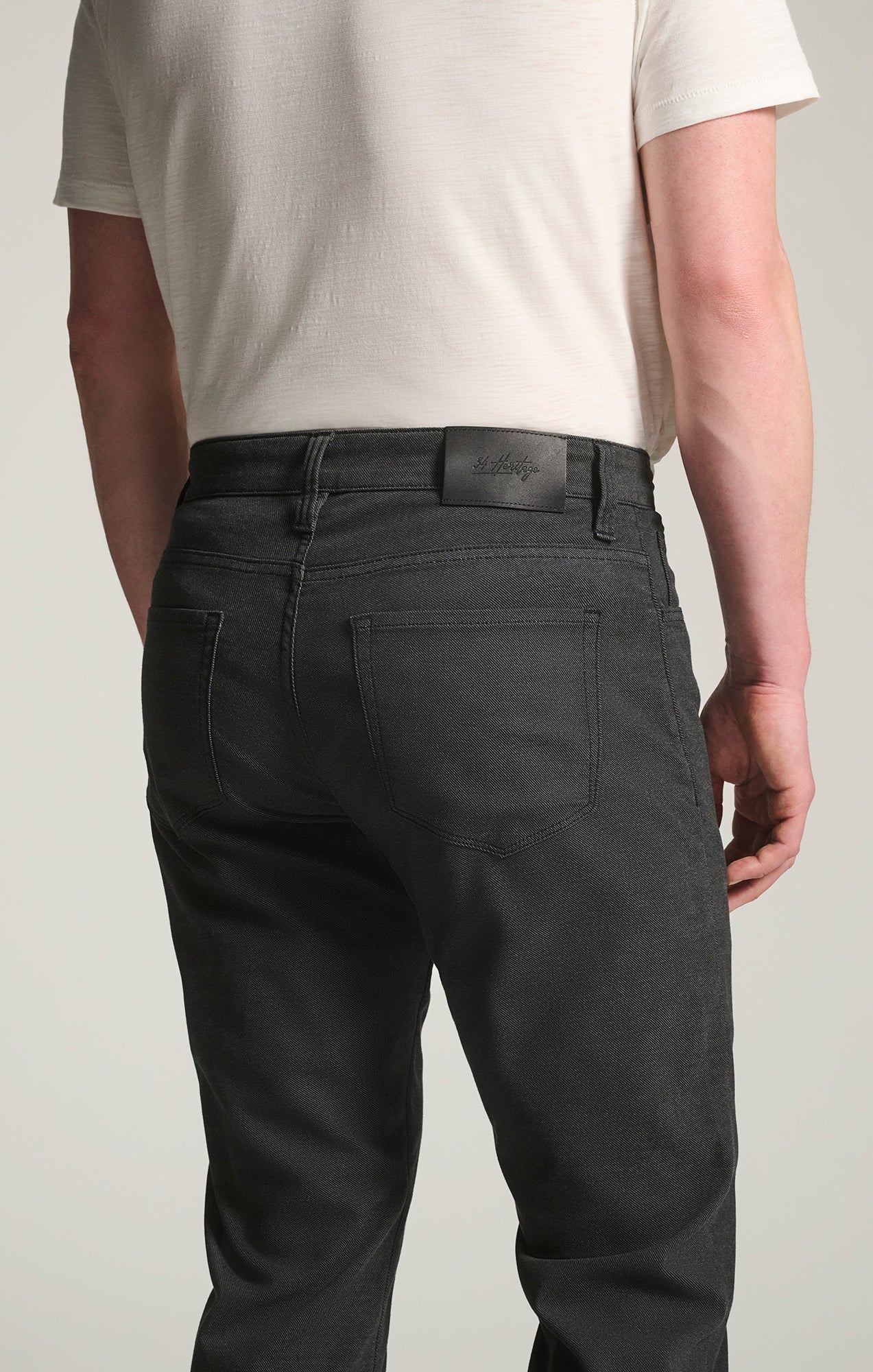 Camino Relaxed Straight Pants in Black Coolmax