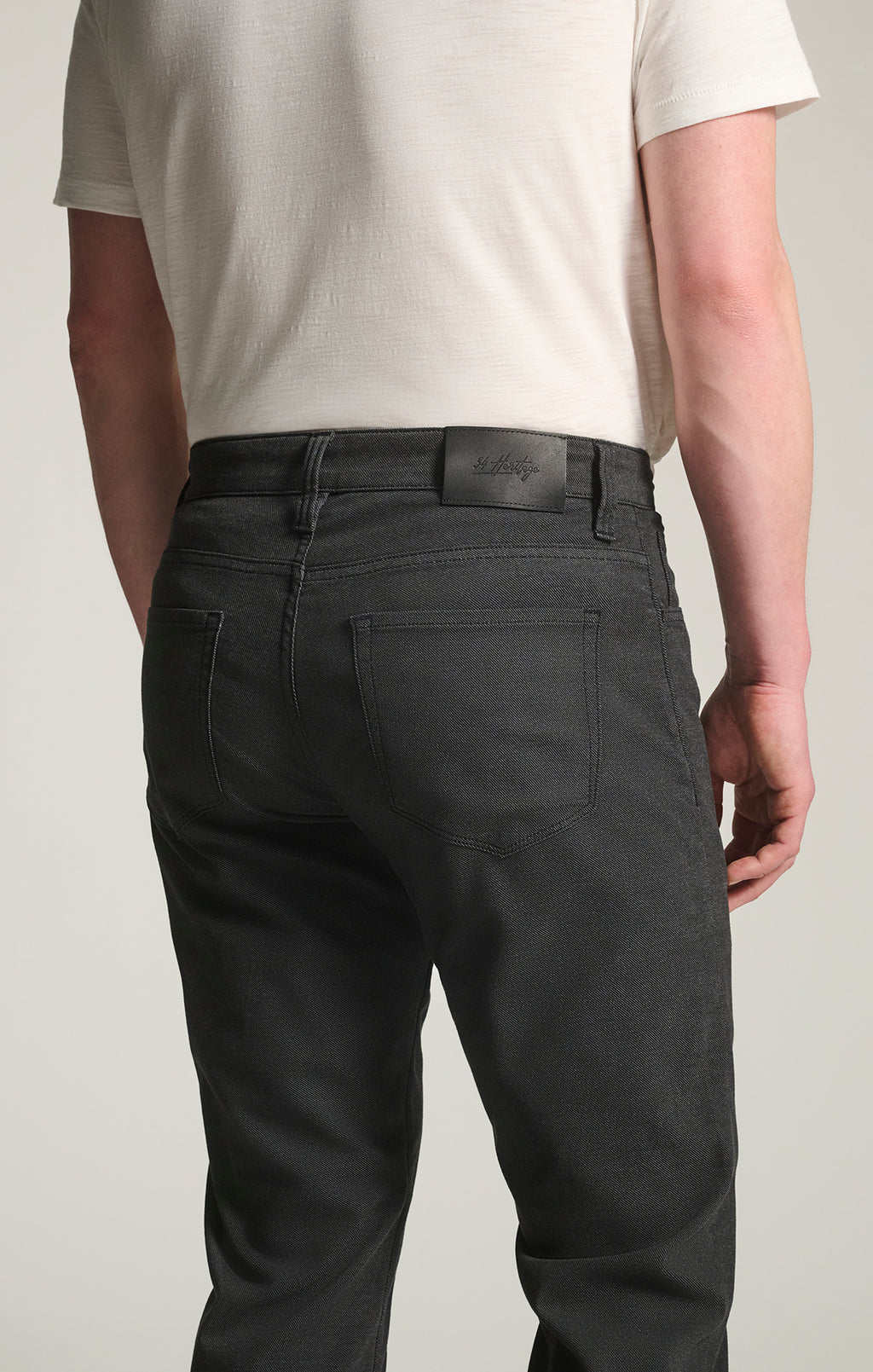 Camino Relaxed Straight Pants in Black Coolmax