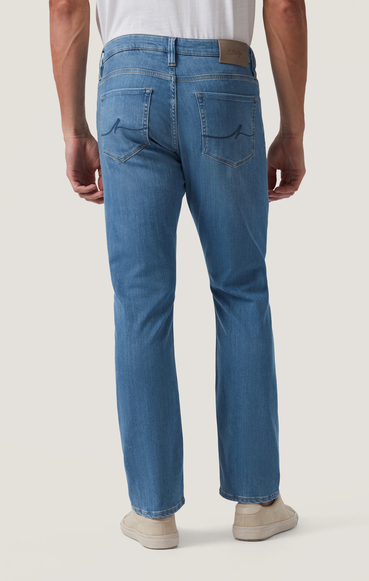 Camino Relaxed Straight Jeans in Cloud Blue Urban