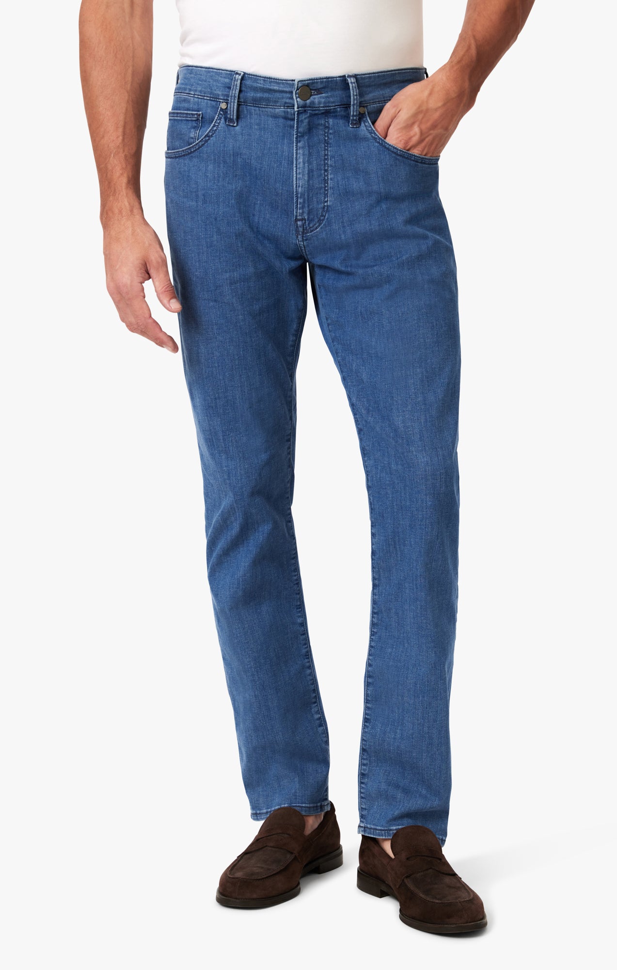 Courage Straight Leg Jeans In Light Kona