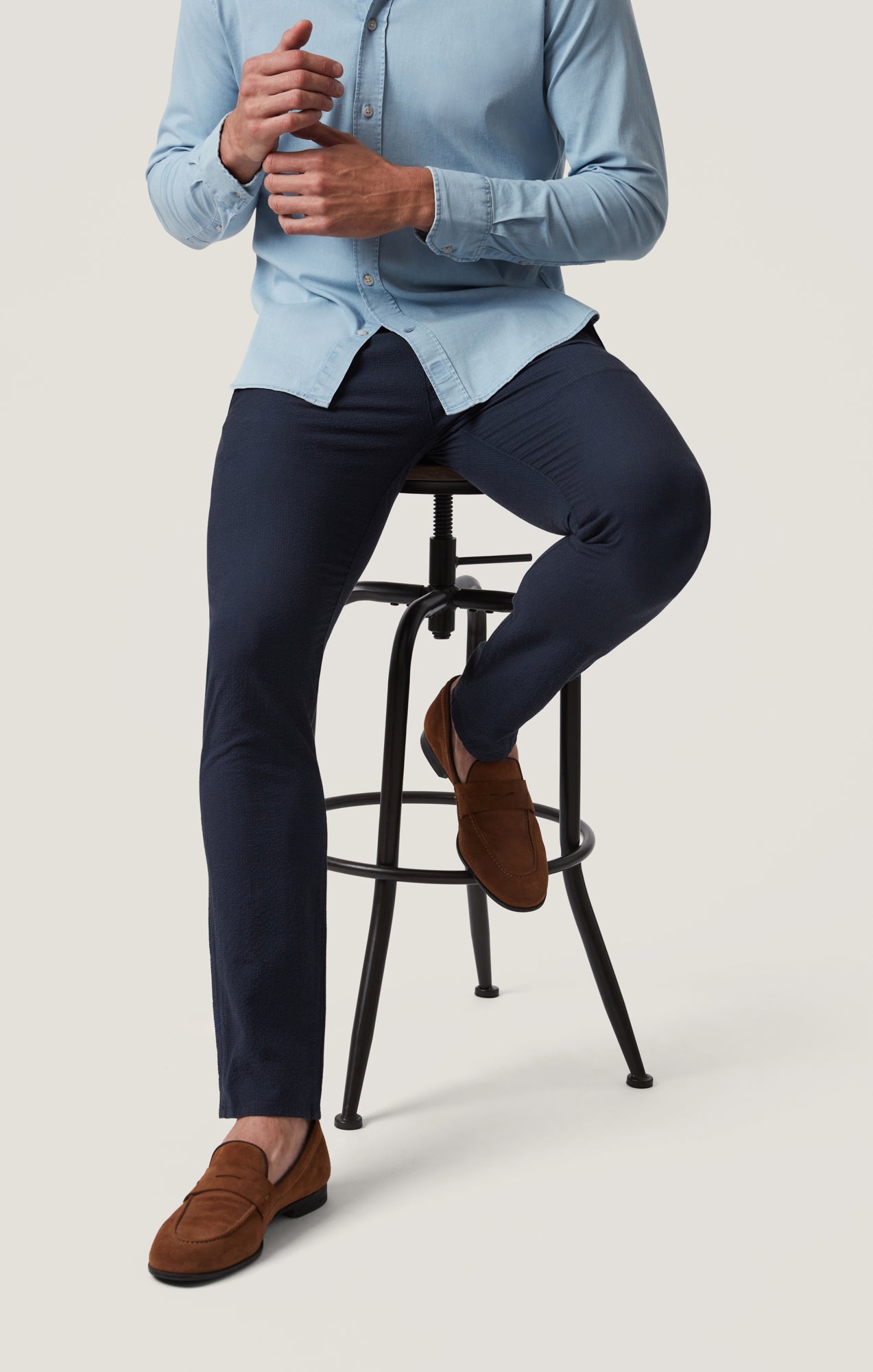 Verona Slim Leg Chino Pants in Night Seersucker Kona