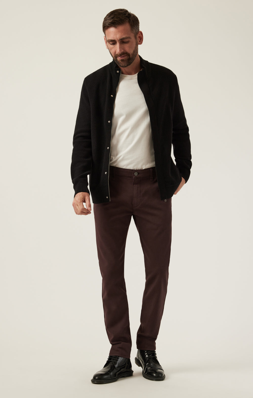 Verona Straight Leg Chino Pants In Burgundy High Flyer