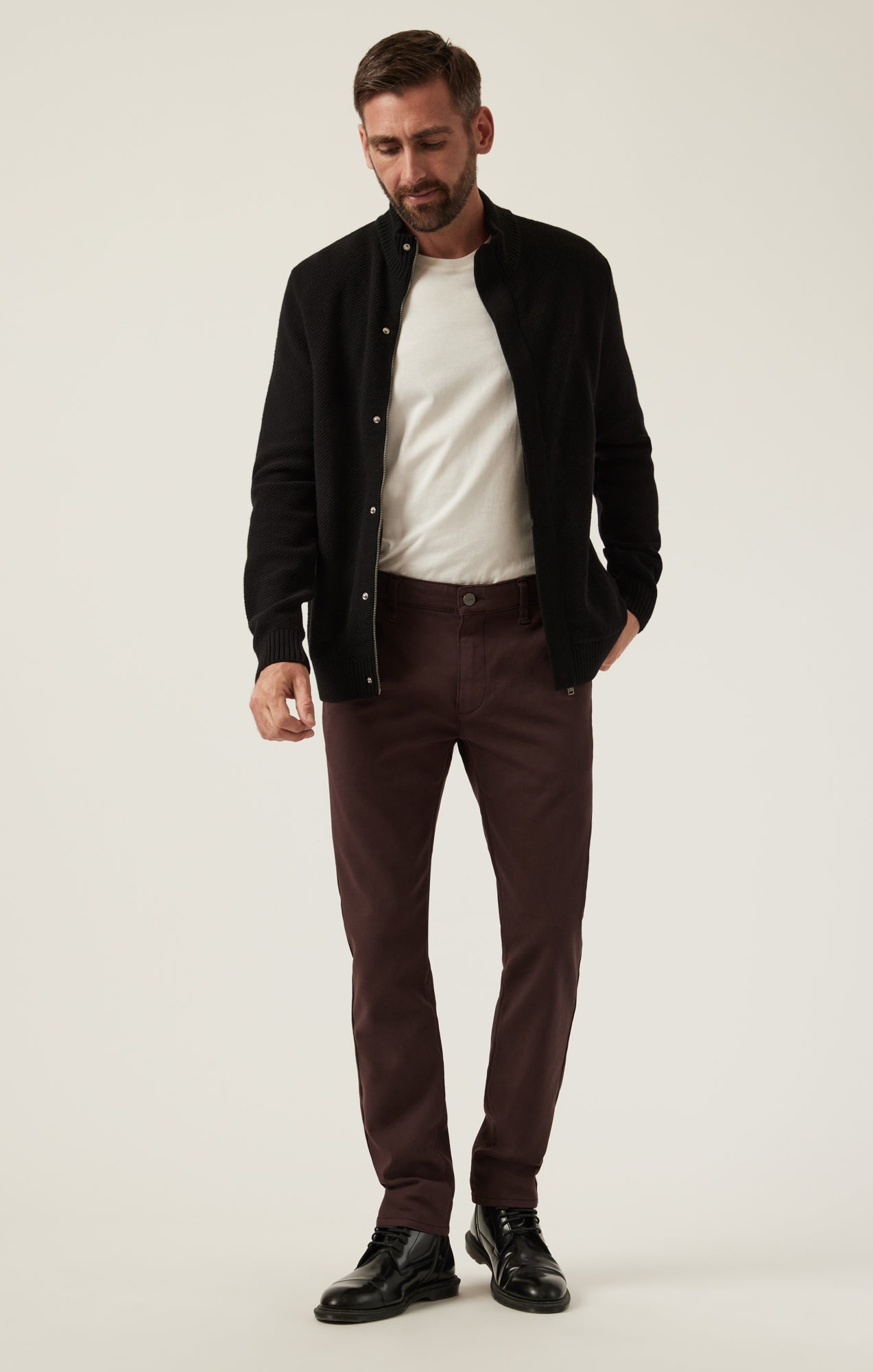 Verona Straight Leg Chino Pants In Burgundy High Flyer