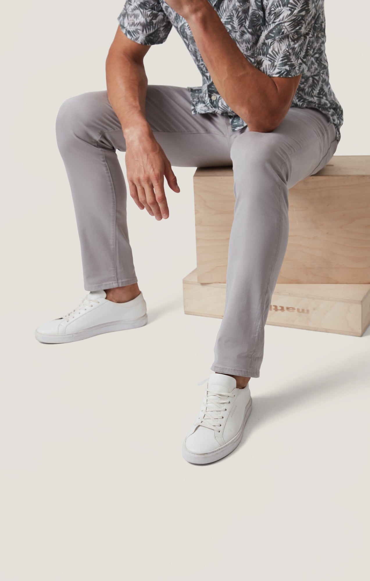 Cool Tapered Pants in Cement Twill