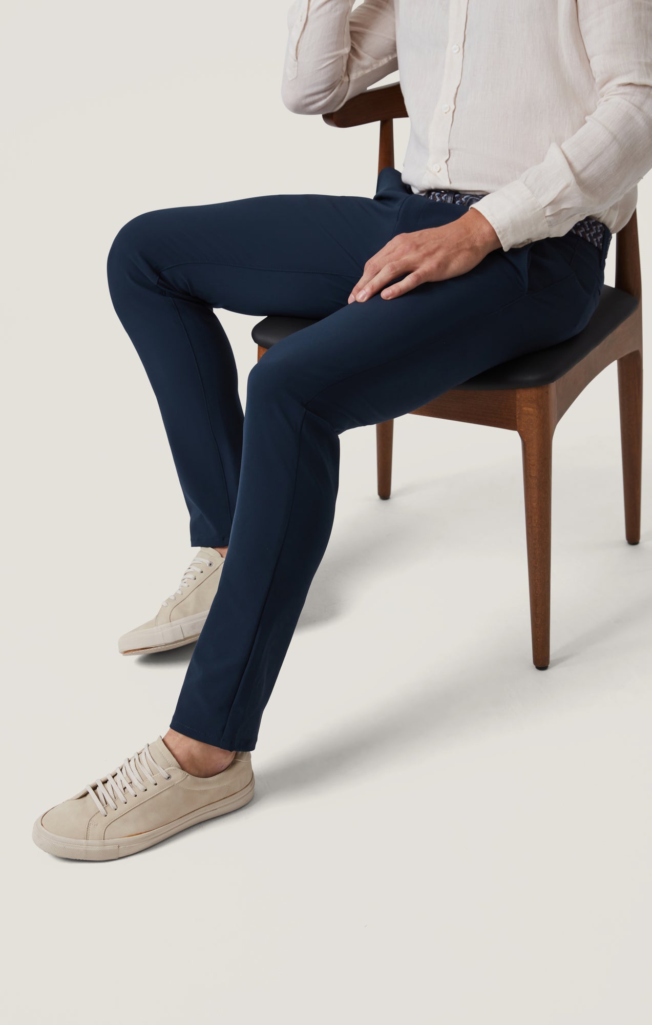 Verona Straight Leg Chino Pants In Navy Commuter Luxe
