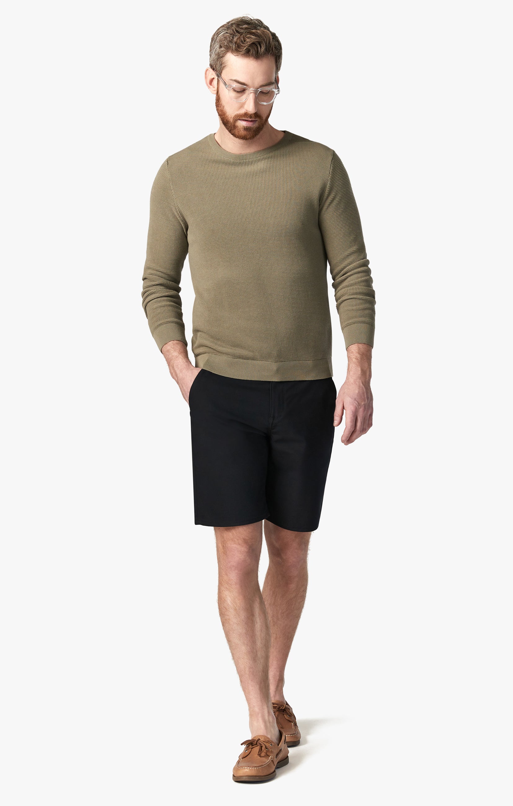 Como Shorts in Onyx Commuter Image 1