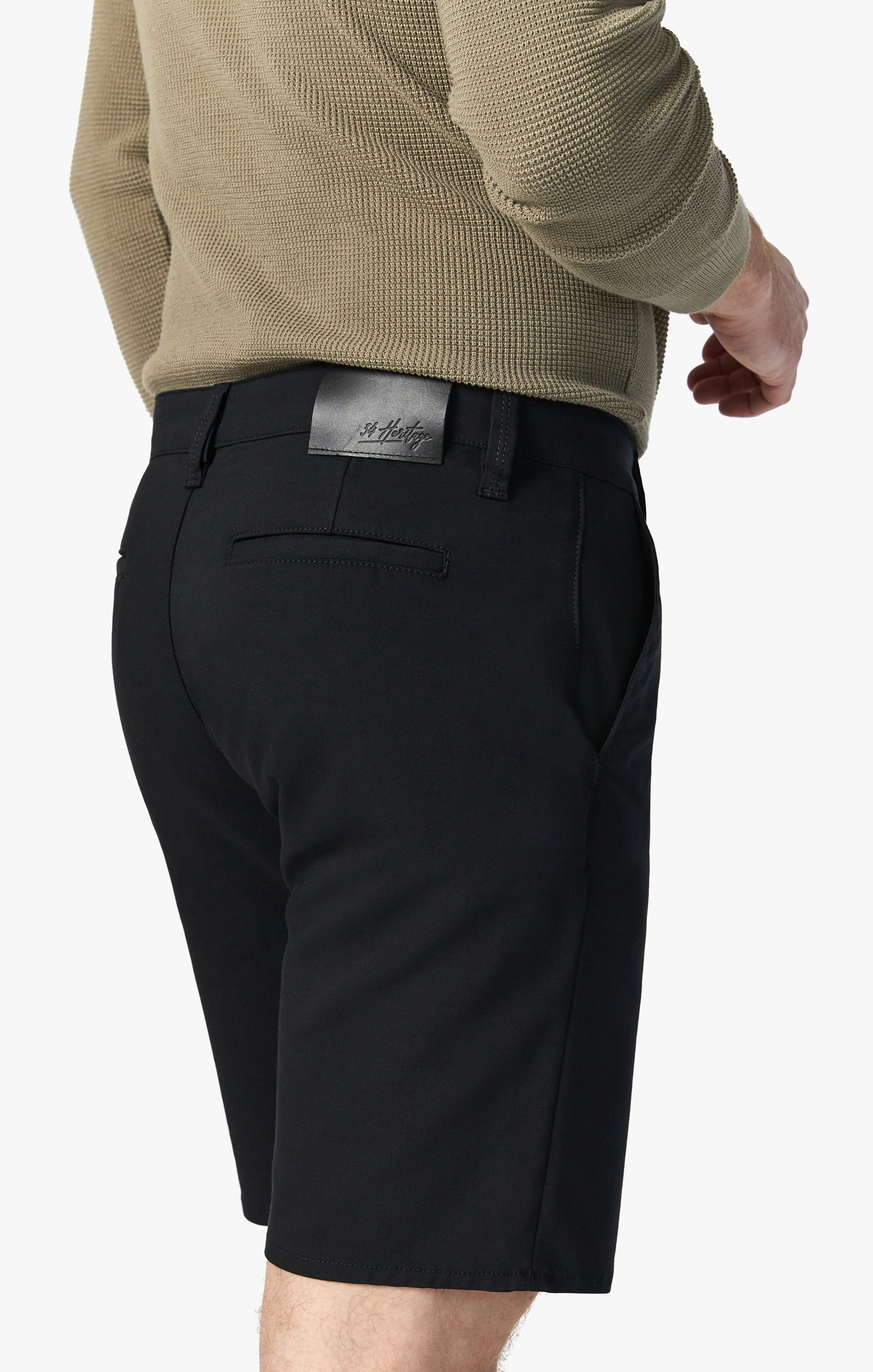 Como Shorts in Onyx Commuter Image 5